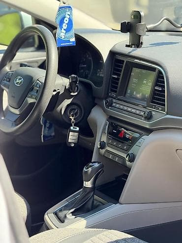 Транспорт: Hyundai Elantra: 2 л | 2017 г. Седан — 10