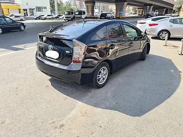 prius maqnitola: Toyota Prius: 1.8 l | 2011 il — 4