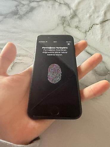iphone se kabro: IPhone SE 2020, 64 GB, Qara, Barmaq izi — 7