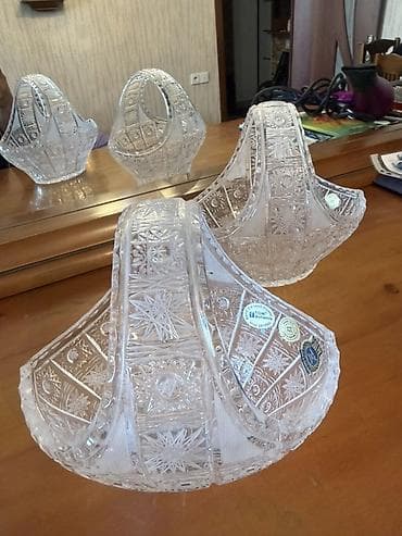 xrustal stakan: Tom, karobkasizdi, islenmeyib. Cutu 200 azn. Kəsmə şüşədən dekorativ — 1