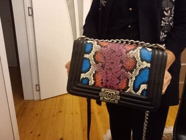 Eynəklər: Çiyin çantası, Chanel — 1