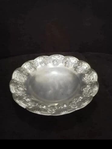 dərin boşqab: Gümüşü rəngdə dekorativ metal boşqab - Material: metal (gümüşü tonlu — 1