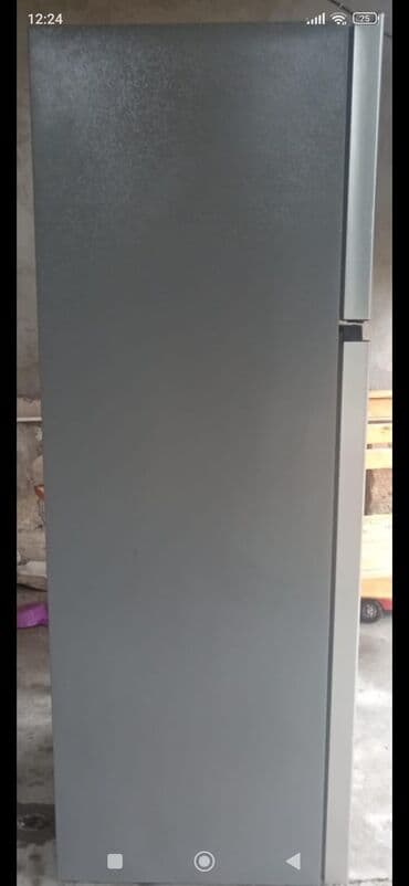 Soyuducular: Yeni 2 qapılı Hisense Soyuducu Satılır, rəng - Gümüşü, Təkərli — 1