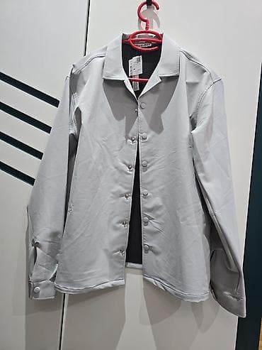 teddy kurtka: Ölçü: 13–14 yaş Model: yüngül kurtka/gödəkçə Rəng: açıq boz Dizayn — 2