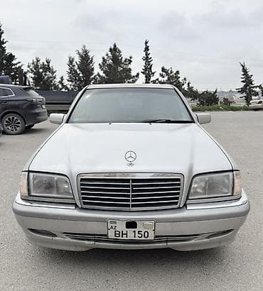 Mercedes-Benz C 230: 2.3 l | 1997 il Sedan