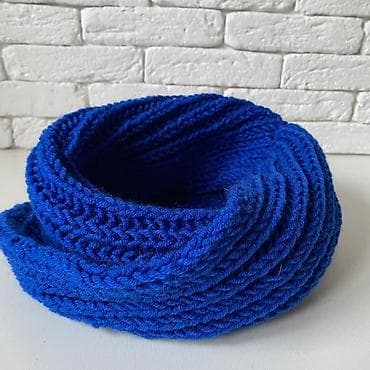 Baş geyimləri: Məhsul: Trikotaj boyunluq (snood) Rəng: Parlaq kobalt-mavi Material — 1