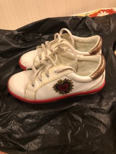 uşaq krossovkaları: 29 razmer,ucuz satilir — 2