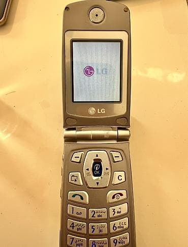 telefon htc: LG rəng - Gümüşü, Düyməli — 2