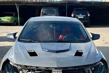 машины из азербайджана: Ön hissəsində qara rəngli, iri barmaqlıq və hər iki tərəfində hava — 2