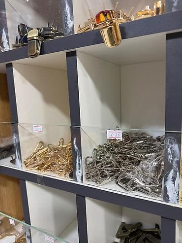 islenmis samovar: Mağaza vitrini. Hündürlük 180 sm eni 40 sm. İçərisində olan gözlər 56 — 3