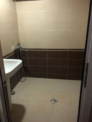 lənd kuruzer ucun led işıq lupası hardan tapmaq olar: Bakı, 3 otaqlı, Köhnə tikili, m. Həzi Aslanov, 70 kv. m — 10