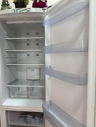 Mətbəx texnikası: Indesit iki qapılı soyuducu - Üstdə soyuducu bölmə, altda dondurucu - — 2