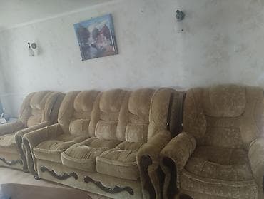 taxda divan: Klassik üslubda yumşaq mebel dəsti - Tərkib: 1 böyük üçlü divan, 2 — 2