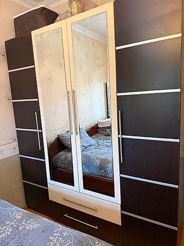 qapi ustu: Yataq otağı üçün şkaf və komod dəsti - Rəng: tünd qəhvəyi və krem — 2