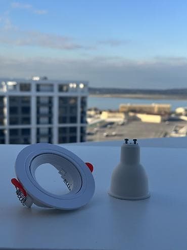 Spot. İçərisi hərəkətli olan, lampası dəyişə bilən bu spotlar anbardan — 4