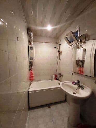 8 mkr: Bakı, 3 otaqlı, Köhnə tikili, 80 kv. m — 8