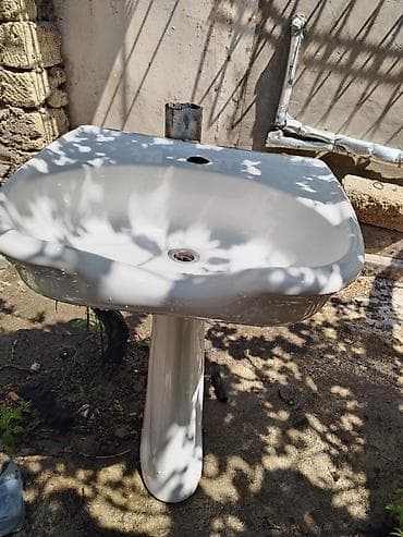 Saç yuma moykasi Ağ rəngli keramika ayaqlı əl-üz yuyan (pedestal lalafo.az -da Saç yuma moykasi Ağ rəngli keramika ayaqlı əl-üz yuyan (pedestal