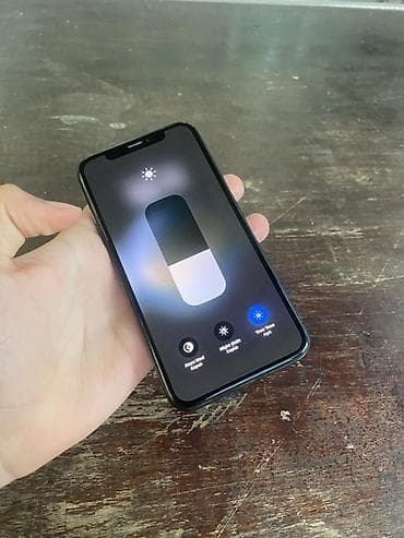 adapter apple: IPhone X, Qara, Face ID — 4