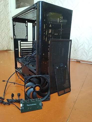 boş keys: Thermaltake keysi Keysin arxa tərəfi və şüşəsi — 1