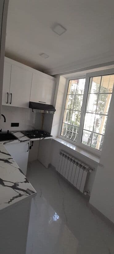 срочно продам квартиру в баку: Bakı, 8-ci kilometr, 2 otaqlı, Köhnə tikili, m. Qara Qarayev, 42 kv. m — 10