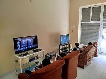 Pes 3 -2 əd, televizor-2 ədədəd,Kampelkt 1000 manat,Fikri dəqiq olan