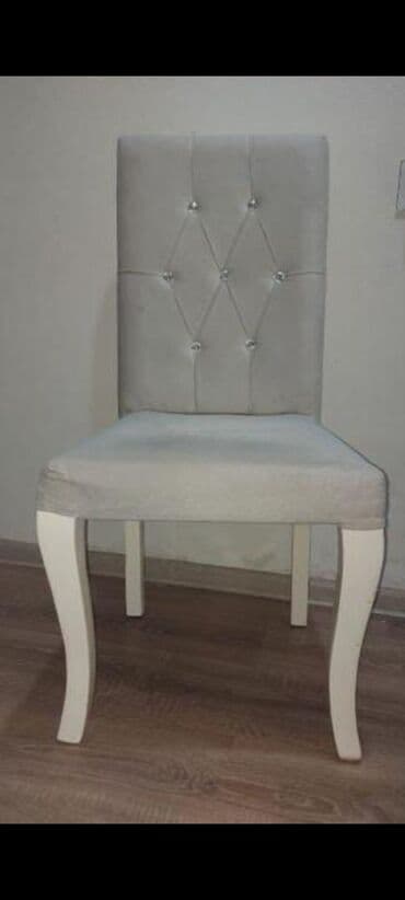 Taburetlər: Stol, 6 stul 200 AZN satılır Köç səbəbindən cox TƏCİLİ satılır 1-il — 2