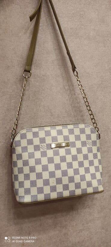 jey krem: Çiyin çantası, Louis Vuitton — 1