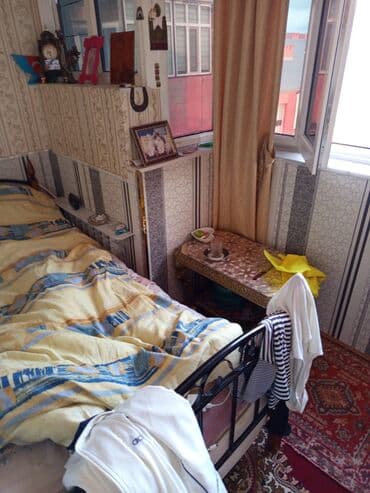 Lüğətlər: Yasamalda Şərur MTK kupçalı binasında Bravonun qarşısında 20mərtbli — 1