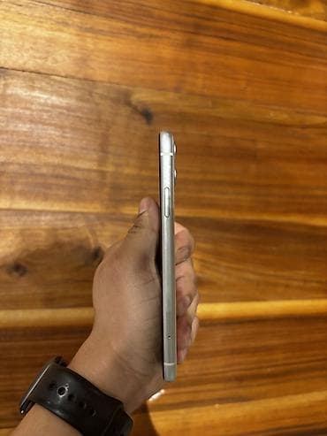2 əl telefonlar: IPhone 11, 128 GB, Gümüşü, Simsiz şarj — 4