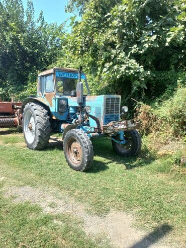 Belarus MTZ traktoru - Model: Belarus MTZ (mavi kabinli, ön ızqara