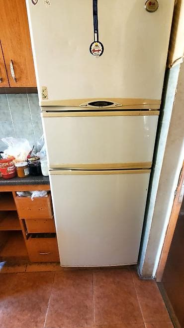 ddr4 4gb ram: 2 qapılı LG Soyuducu Satılır, rəng - Bej — 2