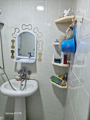 hamam akse: Hamam/tualet dəsti – komplekt satılır Tərkib: - Podvesnoy duş başlığı — 1