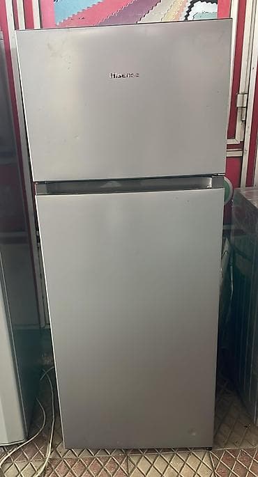 2 qapılı Hisense Soyuducu Satılır, rəng - Gümüşü