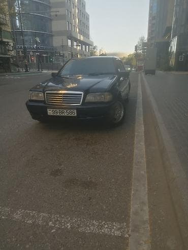 Mercedes-Benz C-Class: 2.2 l | 1999 il Sedan