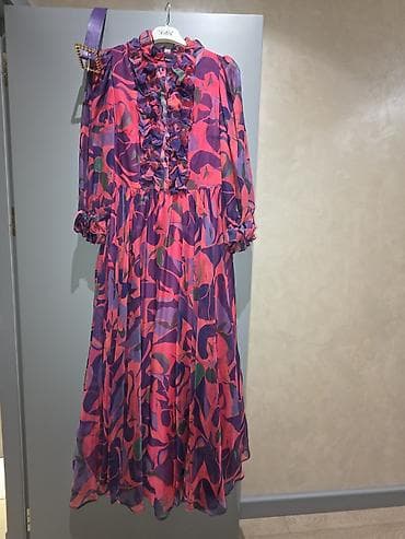 Rəngarəng naxışlı uzun don, Lady-life magazasindan 250 azn-e alinib.1