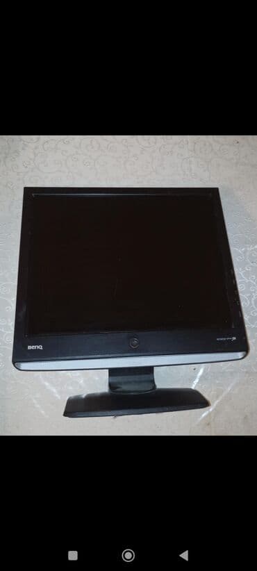 benq e700 lcd monitor: Tecili satilir hecbir problemi yoxdu sadece sunuru yoxdu işlek — 1