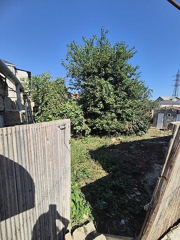 xirdalanda ev: TƏCİLİ SATILIR! Xırdalanda 9sotun içərisində ev satılır, əlavə olaraq — 7