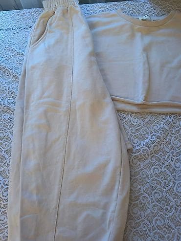 dest geyimler: Bej rəngli qadın ev-dəstı (2 hissəli) - Üst: qısa kəsimli sweatşört — 8