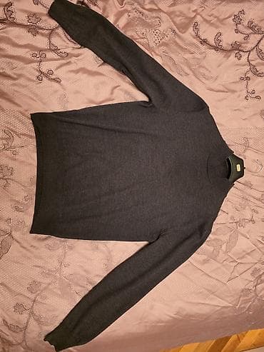 Orijinal italyan istehsalı uzunboğaz sviter. Xaricdən baha qiymətə