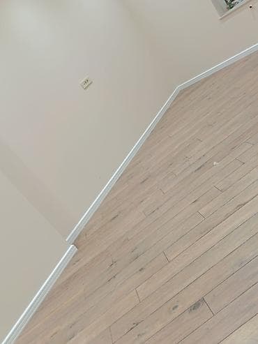 plintus plastik: Ağ rəngli döşəmə plintusu - Material: MDF/PP əsaslı dekorativ plintus — 2