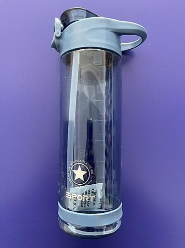 vapur 25000: Sport su qabı – pipetkali, ölçü şkallı, qapağı düymə ilə açılan. - — 2