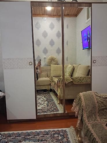 TECİLİ EVDEN CİXMALİDİR Dolab 250 azn ela veziyyetde.elave ödenisle