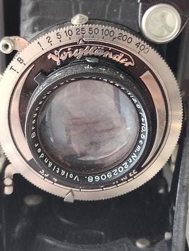 Voigtländer büzməli orta format fotoaparat. - Brend/model — 2