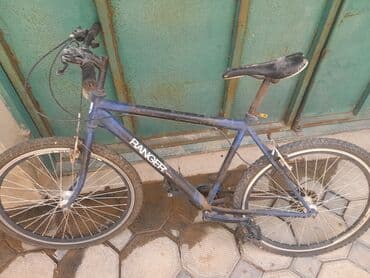 велосипед двухподвес: Ranger markalı dağ velosipedi. Mavi rəngli çərçivəyə malikdir və — 1