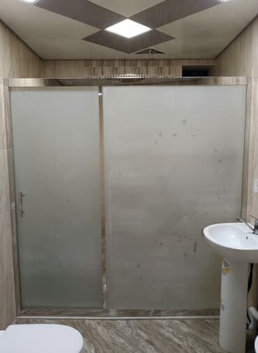 Duş kabinlar. istənilən ölçüdə var və münasib qiymətədir hamısı