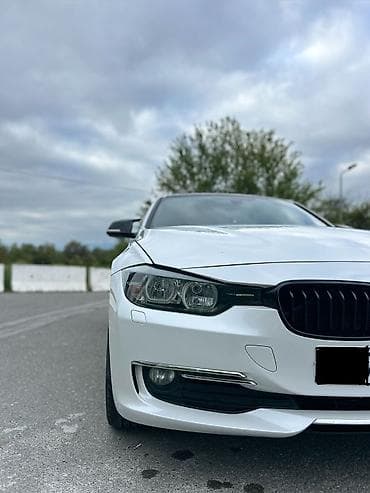 BMW 3 series: 2 l | 2015 il Sedan