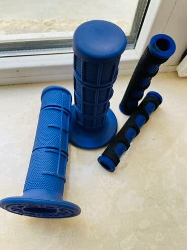 детская обувь на байке: Mavi rəngdə olan bu tutacaqlar, motosiklet və ya velosiped sürməyi — 7