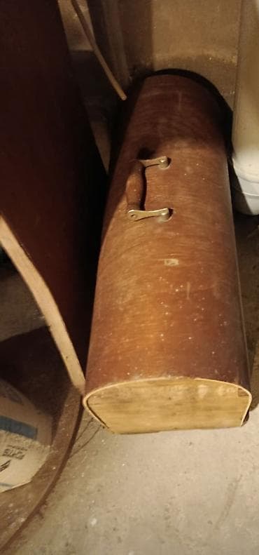 testir: Məhsul: Mexaniki tikiş maşını, əl fırlatma qolu ilə Təsvir: - Klassik — 8