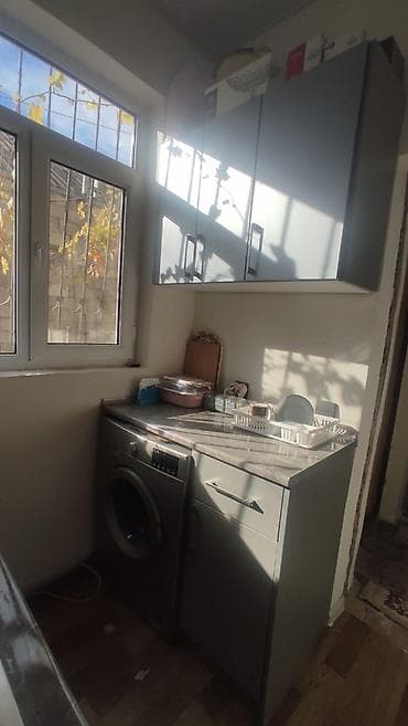 moyka metbex: Metbex mebeli satilir. Ustunde rakvina verilir. Aspirator ve qaz daxil — 2