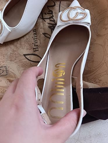 deri tulum: Ağ rəngli qadın ayaqqabısı – slingback model - Uclu burun — 2